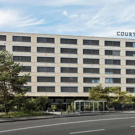 Courtyard By Marriott Zurich North-3