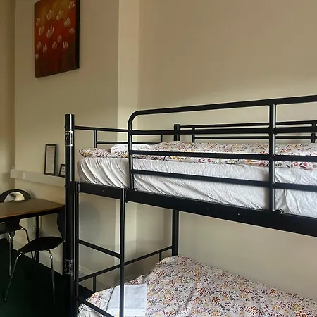 Botanic Avenue Hostel Less Than A Mile From The City Centre-3