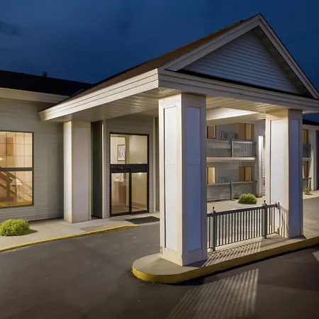 Super 8 By Wyndham La Crosse-3