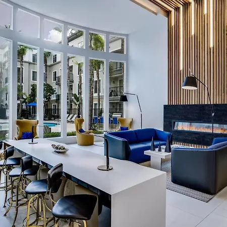 Top Floor Executive In Marina-2