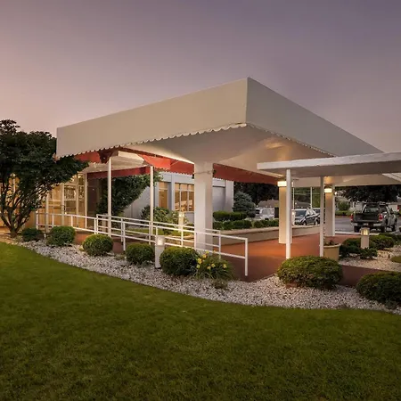Howard Johnson By Wyndham Albany-2