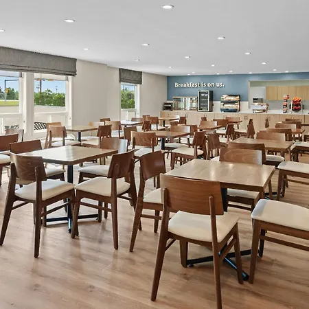 Days Inn By Wyndham Regina-3
