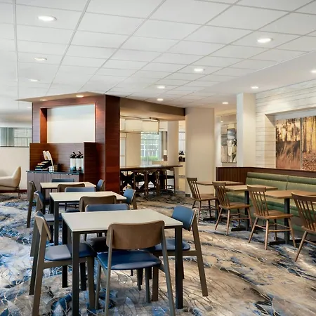 Fairfield Inn & Suites By Marriott Cincinnati Uptown/University Area-3