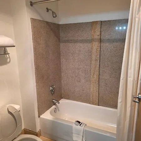 American Inn & Suites-2