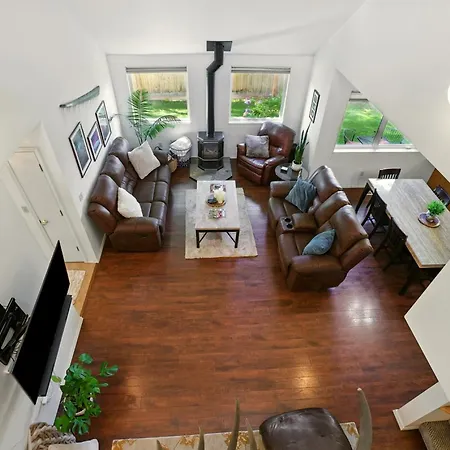 Coastal Place - Best Location In Downtown!-3