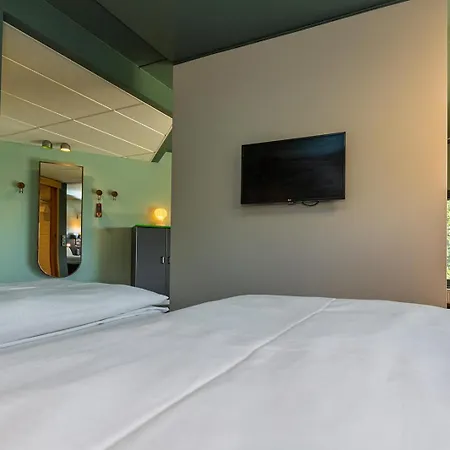 Comfort Hotel Runway-3