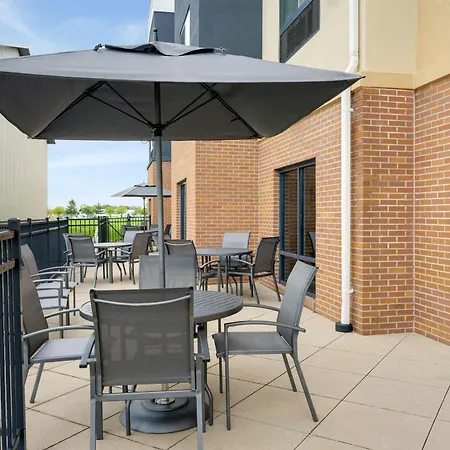 Fairfield Inn & Suites Bloomington-2