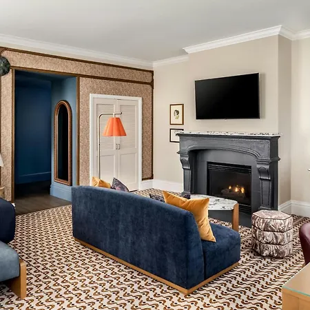 The Louie, A Davenport Hotel, Autograph Collection-3