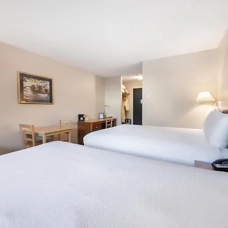 Sidney Waterfront Inn & Suites-2