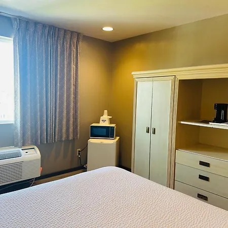 Days Inn By Wyndham Seatac Airport-2