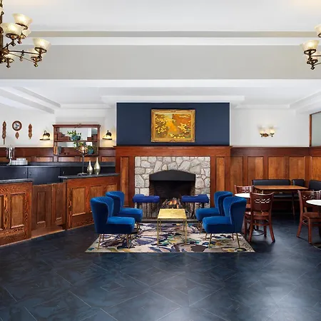 Huntingdon Hotel And Suites-2