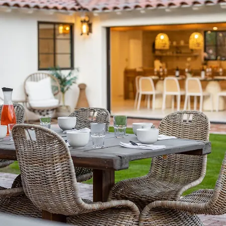 Casa De Tierra By Acme House Company-3