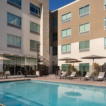 Holiday Inn Express & Suites Fresno Airport By Ihg-2