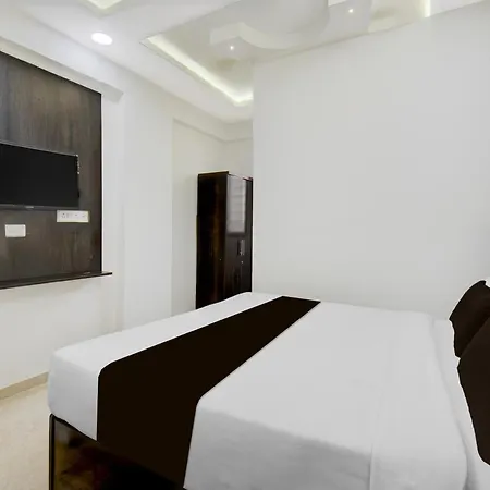 Townhouse Oak Sapphire Star Chappan Market-3