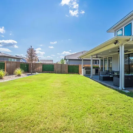 Stunning Austin Home With Office And Yard-3