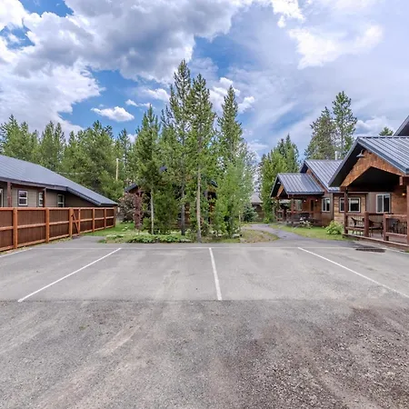 Whiskey Springs Cabin-2
