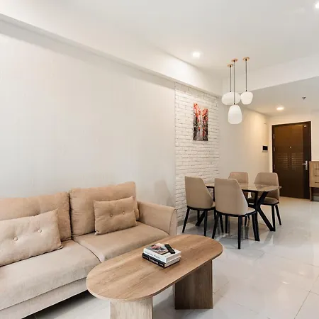 Smile Home - Soho Apartment Balcony - Modern Comfortable-3