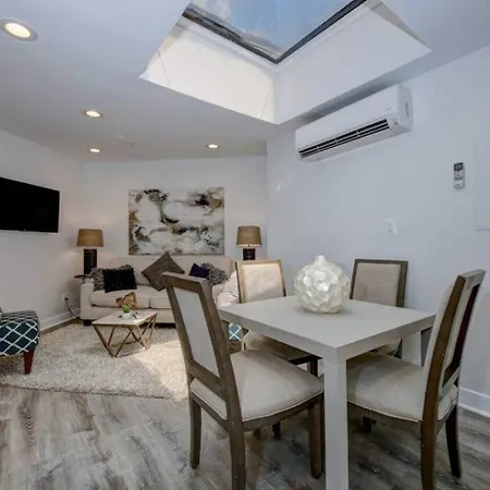 Dupont Circle-Suite 7Kalorama Luxury Apartment-2