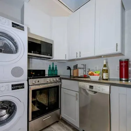 Dupont Circle-Suite 7Kalorama Luxury Apartment-3
