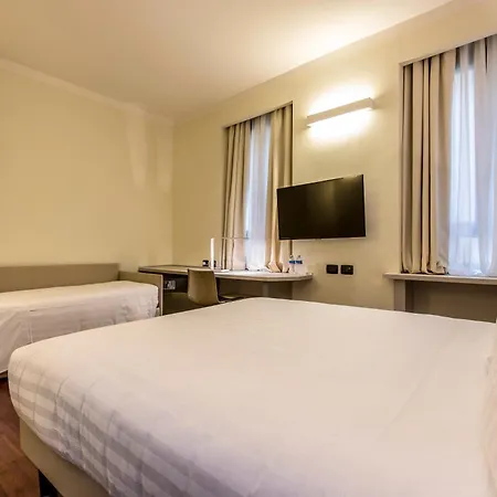 43 Station Hotel-2