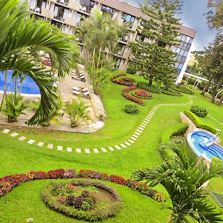 Irazu Hotel & Studios-2