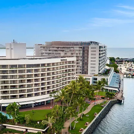 Hilton Cairns-2