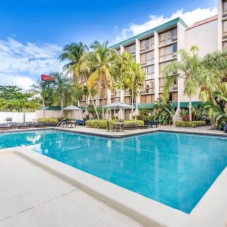 Ramada By Wyndham West Palm Beach Airport-3