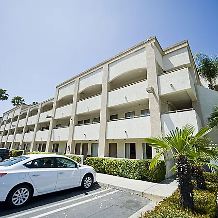 Hotel D'Lins Ontario Airport-3