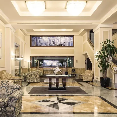 Doria Grand Hotel Rooftop-2