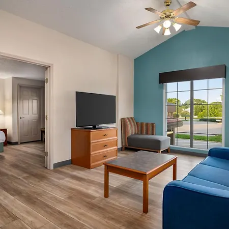 La Quinta Inn By Wyndham Columbus I-70E Reynoldsburg-3
