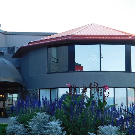 Ramada By Wyndham Kamloops-3