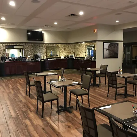 Best Western Plus Milwaukee Airport Hotel & Conference Center-2
