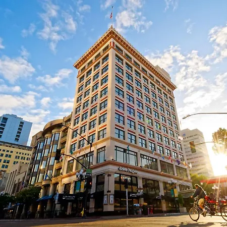 Gaslamp Plaza Suites-3