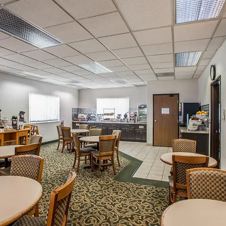 Comfort Suites Peoria I-74-3