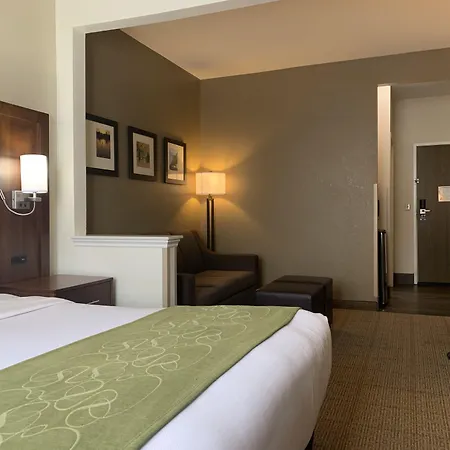 Comfort Suites Peoria I-74-2