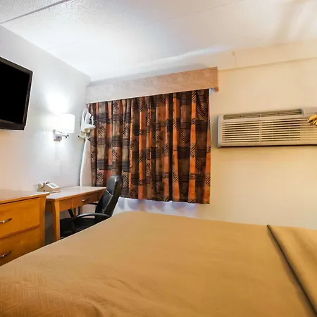 Econo Lodge Kansas City Downtown North-3