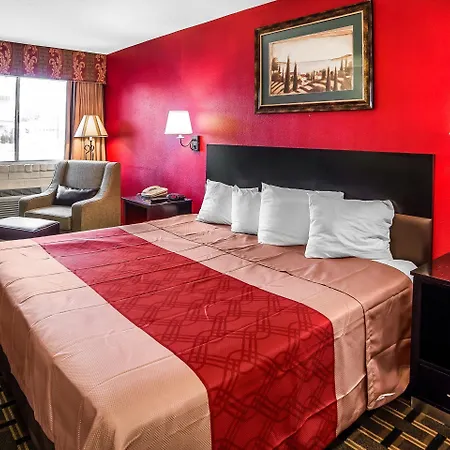 Econo Lodge Downtown-2