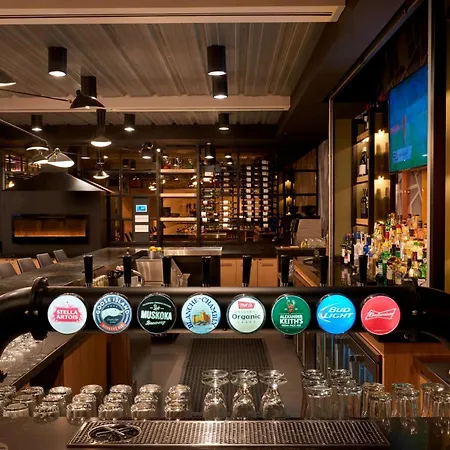 Delta Hotels By Marriott Toronto Airport & Conference Centre-3