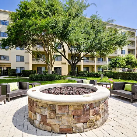 Courtyard Dallas Medical Market Center-2