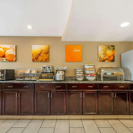 Comfort Inn & Suites East Hartford - Hartford-3