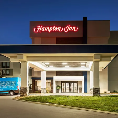 Hampton Inn Kansas City - Airport-2