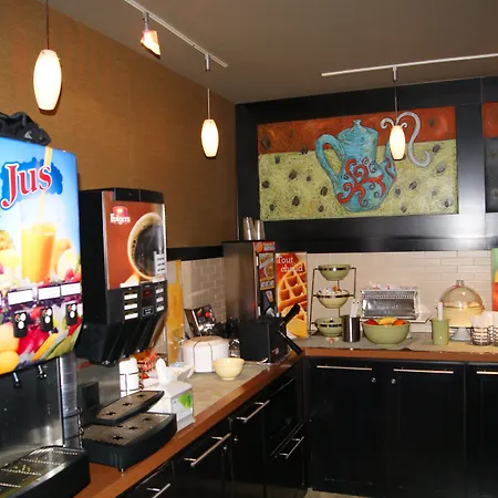 Quality Inn & Suites Pe Trudeau Airport-2