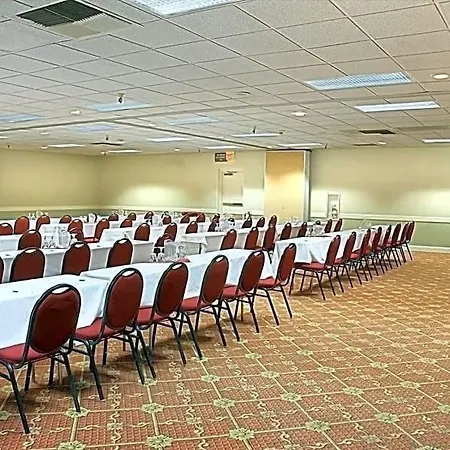 Ramada By Wyndham Boise-2