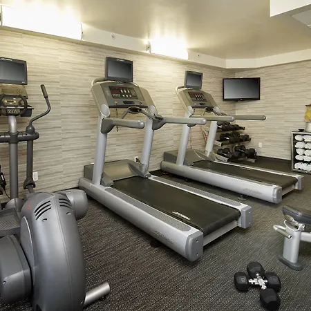 Courtyard By Marriott Lansing-3