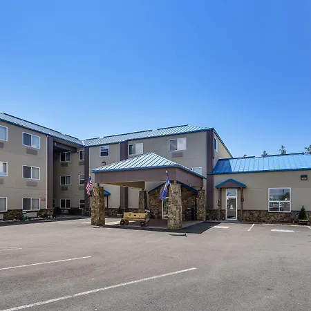 Yellowstone West Gate Hotel-3