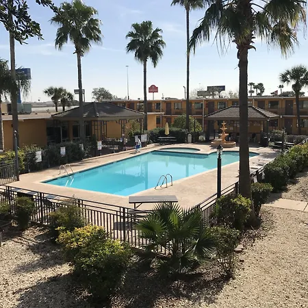 Americas Best Value Inn Laredo-2