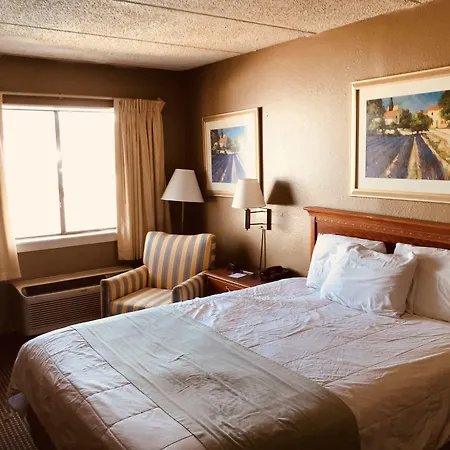 Americas Best Value Inn Laredo-3