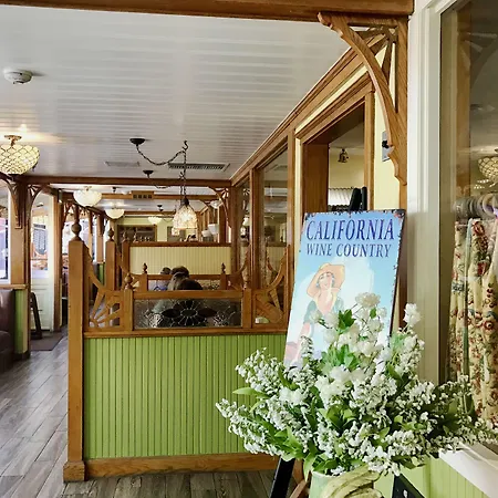 Apple Farm Inn-2