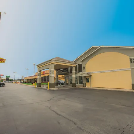 Super 8 By Wyndham Oklahoma Airport Fairgrounds West-2