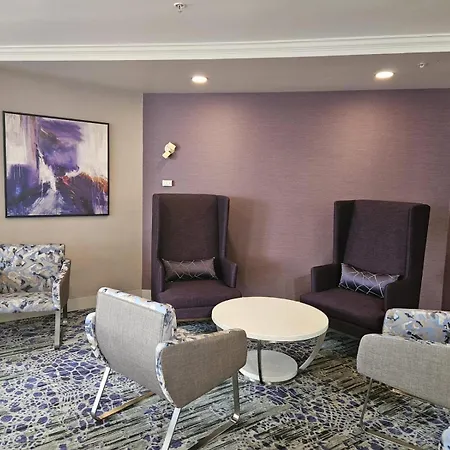 Hilton Garden Inn Calgary Airport-3